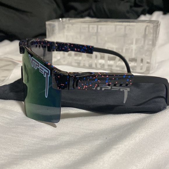 Pit vipers - Picture 2 of 5